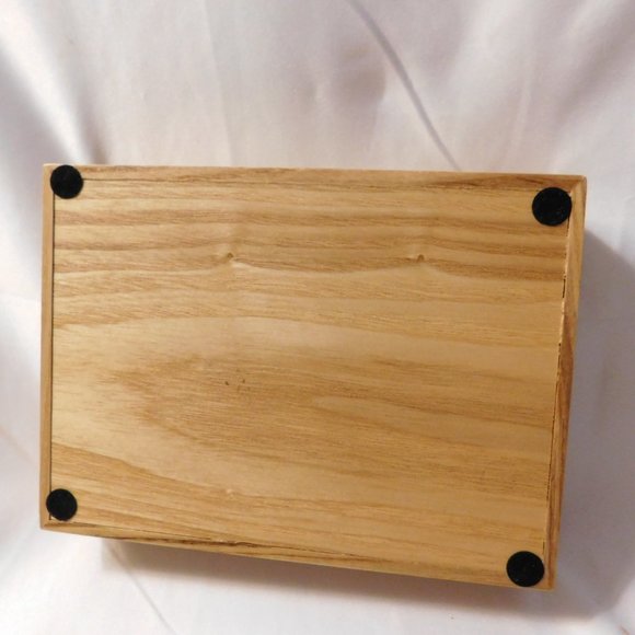 Aces Over Kings Two Decks of Poker Cards in Wood Box Sealed Decks - Picture 2 of 8